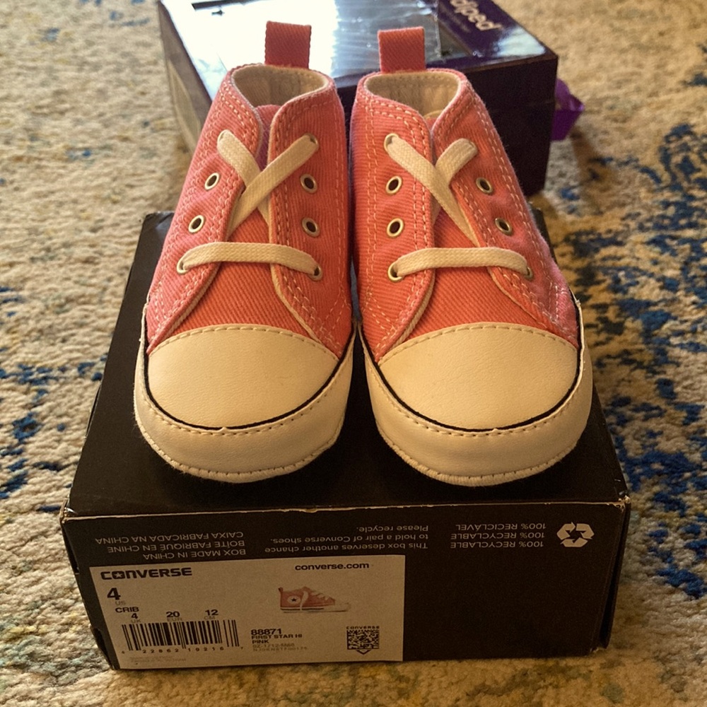 Size 4 baby girl pink converse NIB